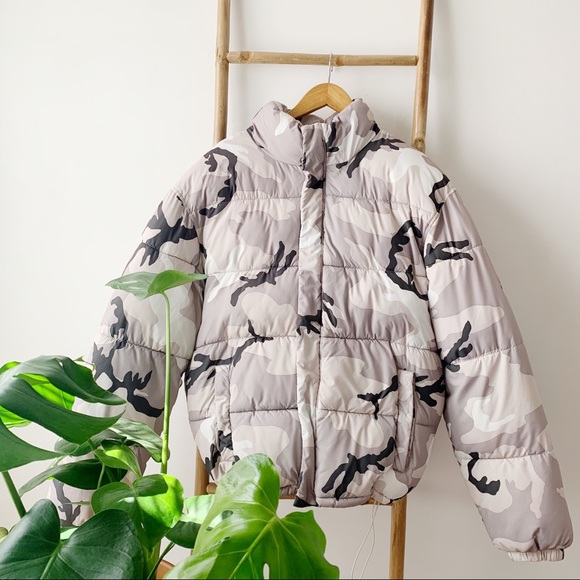 Urban Outfitters Other - Urban Outfitters Camo Puffer Jacket